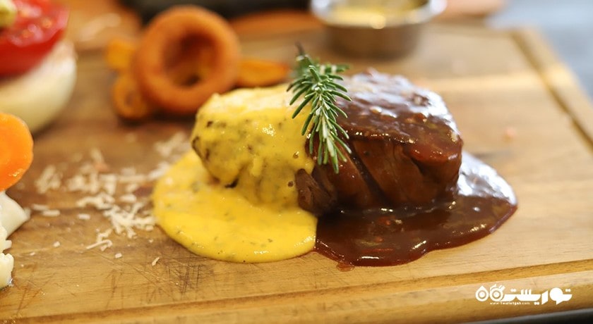 رستوران رستوران بای ام اچ فود اند درینکس شهر آلانیا 