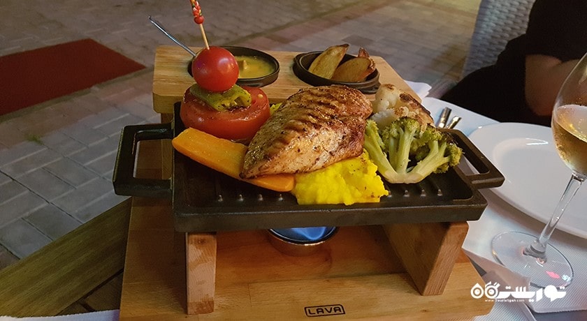 رستوران رستوران بای ام اچ فود اند درینکس شهر آلانیا 