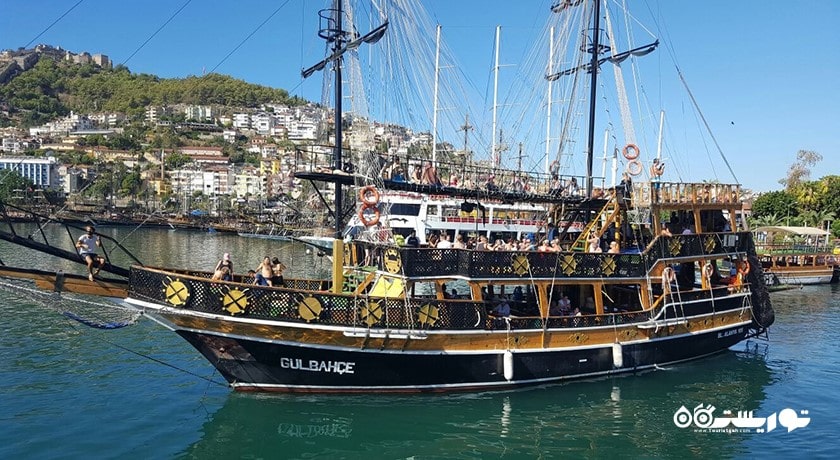 سرگرمی سفر با کشتی دزدان دریایی شهر ترکیه کشور آلانیا