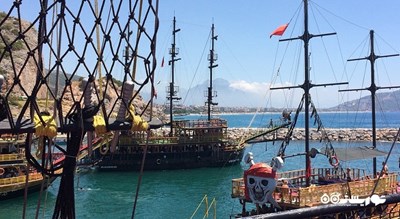 سرگرمی سفر با کشتی دزدان دریایی شهر ترکیه کشور آلانیا