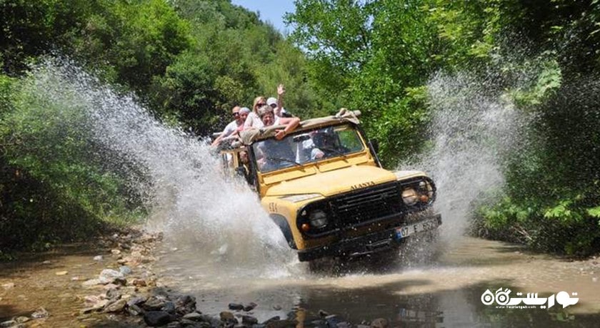 سرگرمی جیپ سافاری در آلانیا شهر ترکیه کشور آلانیا