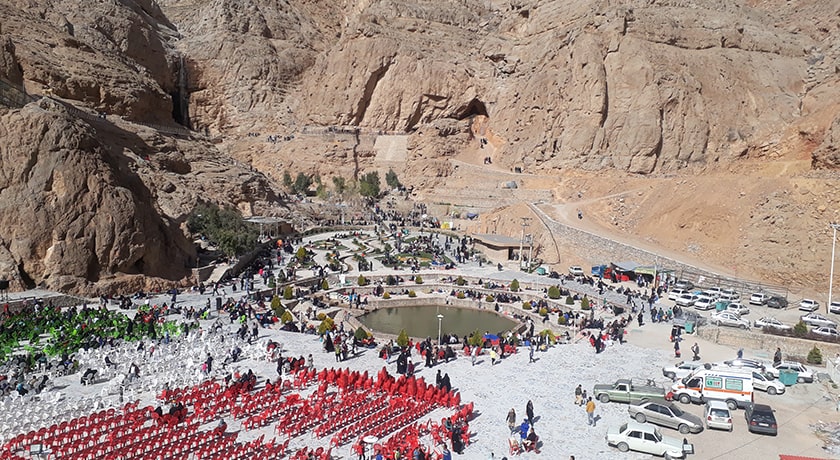  آبشار و چشمه لادر شهرستان اصفهان استان اصفهان