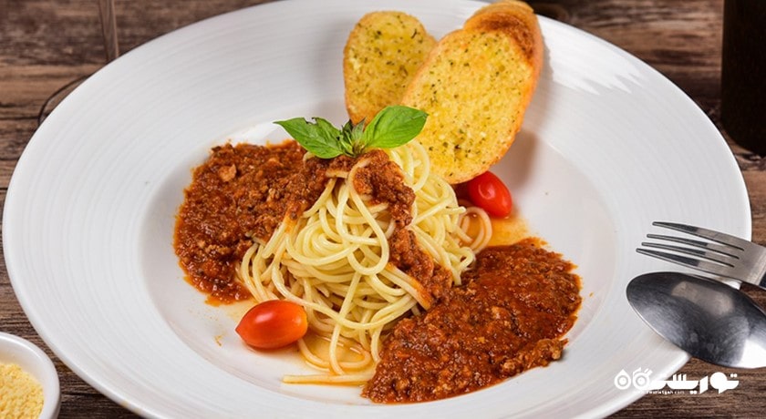 رستوران  تو لاینز رستوران اند پاب شهر پاتایا 