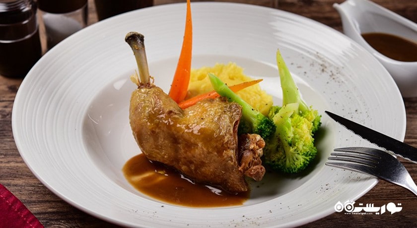 رستوران  تو لاینز رستوران اند پاب شهر پاتایا 