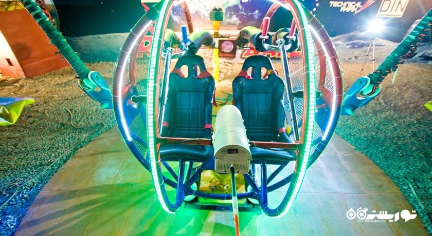 سرگرمی راکت بال در اسکای 2 پاتایا شهر تایلند کشور پاتایا