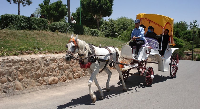  دهکده تفریحی زاینده رود شهرستان اصفهان استان چادگان
