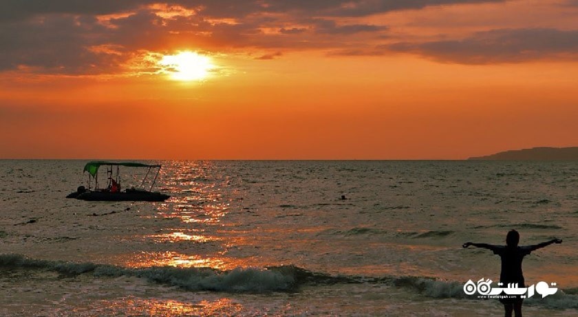 سرگرمی ساحل کوزی آیلند یا ساحل دنج در پاتایا شهر تایلند کشور پاتایا