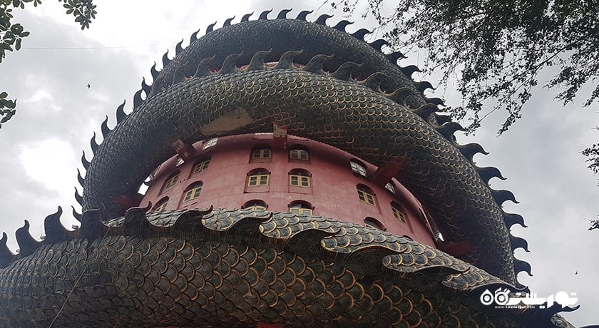  برج اژدهای عظیم در معبد سامپران شهر تایلند کشور بانکوک