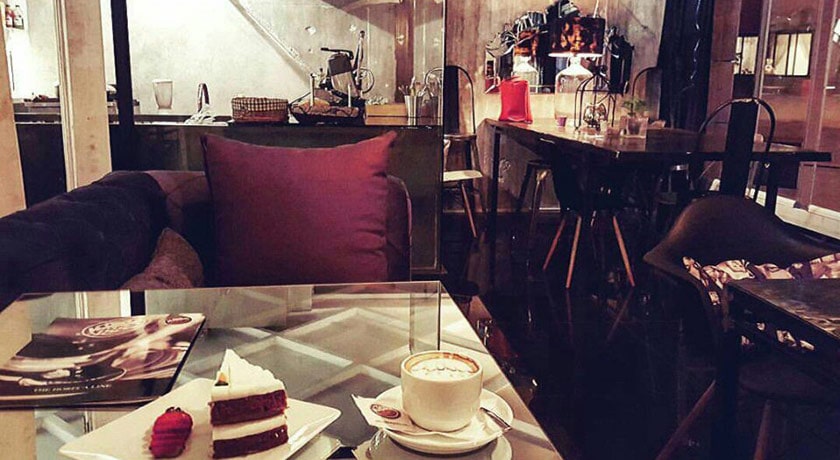  مرکز تجاری البرز شهر تهران استان تهران