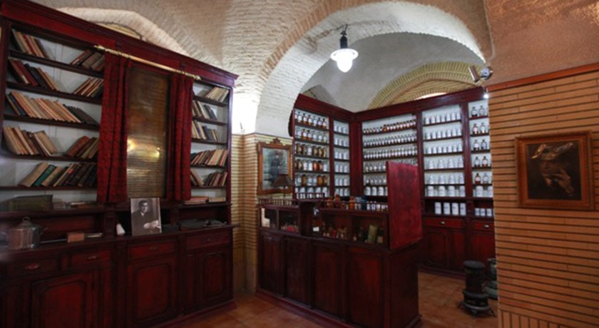  داروخانه نظامی (موزه ملی تاریخ علوم پزشکی ایران) شهرستان تهران استان تهران