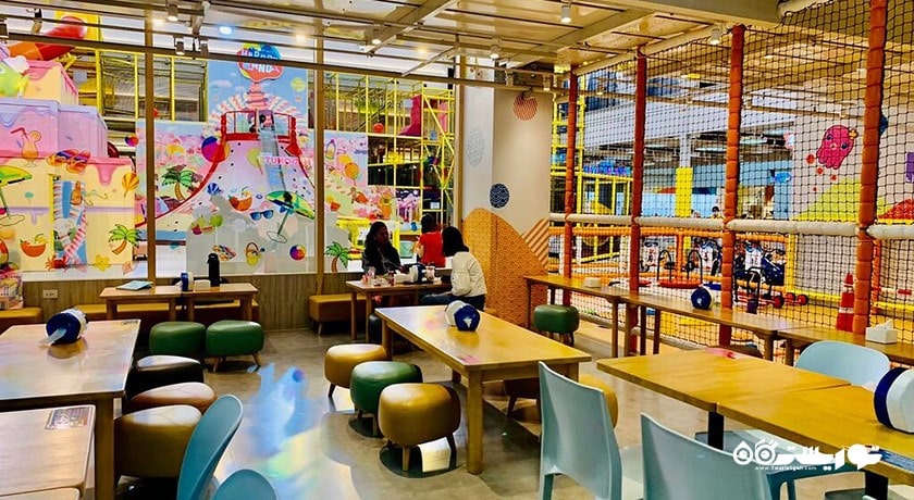 مرکز خرید گیت وی اکامای مال شهر تایلند کشور بانکوک