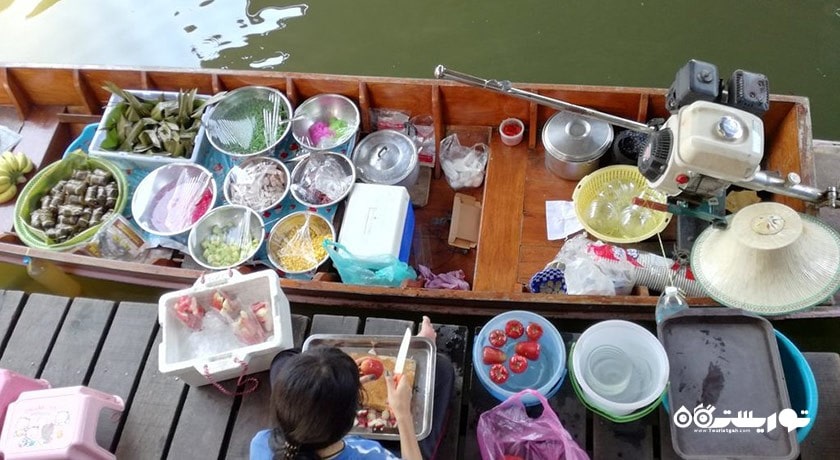 مرکز خرید بازار شناور تالینگ چان شهر تایلند کشور بانکوک