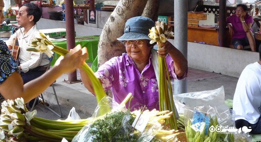 مرکز خرید بازار شناور بانگ نام پوئنگ شهر تایلند کشور بانکوک