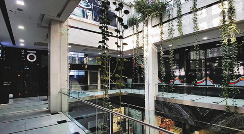  مجتمع تجاری زعفرانیه پلازا شهر تهران استان تهران