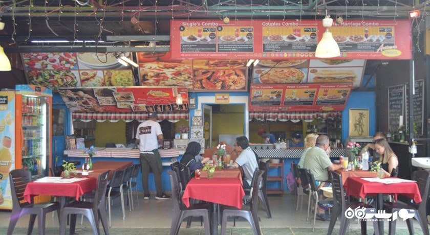 رستوران کافه ارتیسانز پیتزا شهر لنکاوی 