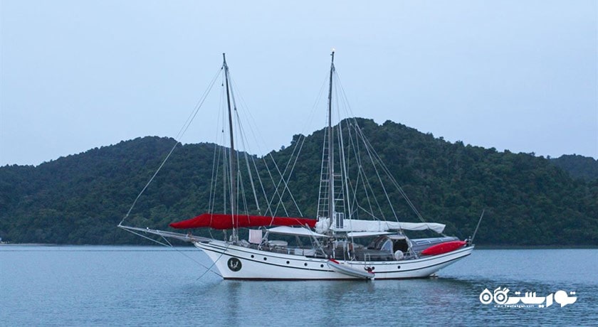 سرگرمی سفر دریایی در غروب خورشید لنکاوی شهر مالزی کشور لنکاوی