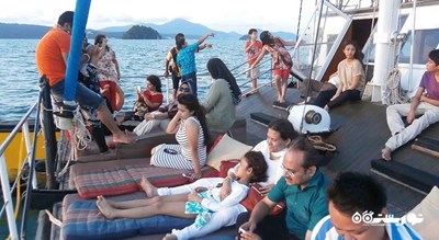 سرگرمی سفر دریایی در غروب خورشید لنکاوی شهر مالزی کشور لنکاوی