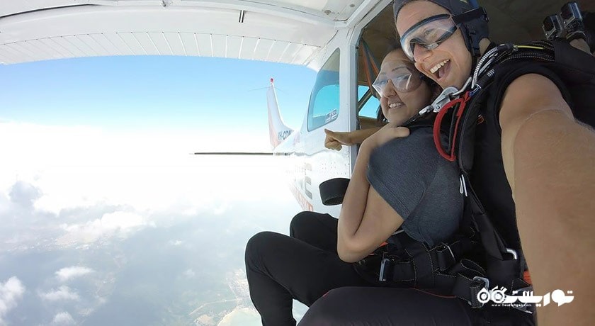 چتر بازی دونفره در لنکاوی -  شهر لنکاوی