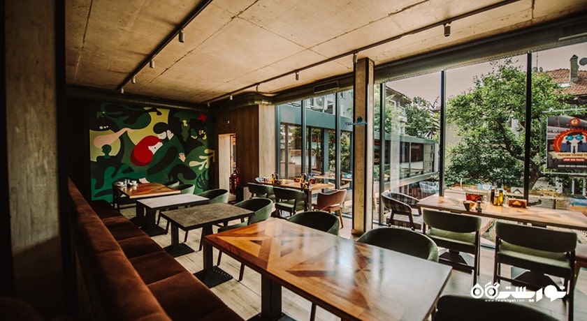 رستوران رستوران گودزیلا شهر وارنا 