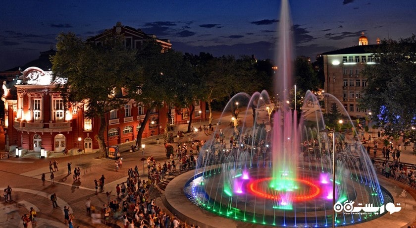  میدان نزاویزیموست شهر بلغارستان کشور وارنا