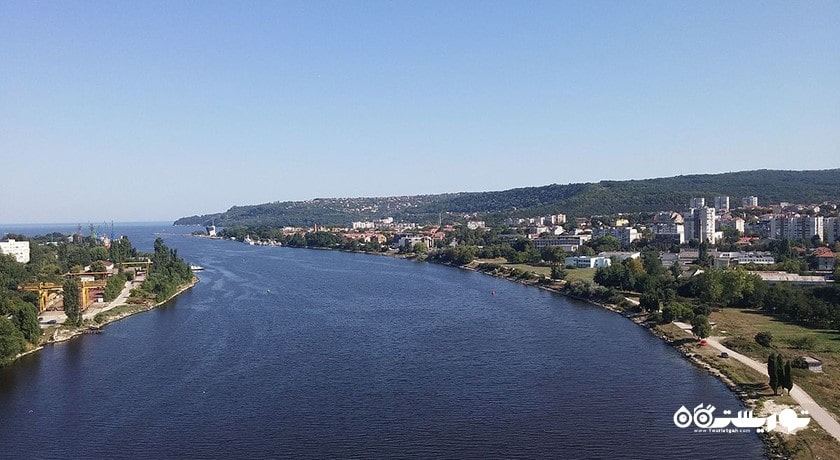 ساحل آسپاروهوو -  شهر وارنا