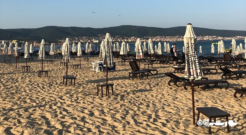 سرگرمی ساحل آفتابی شهر بلغارستان کشور وارنا