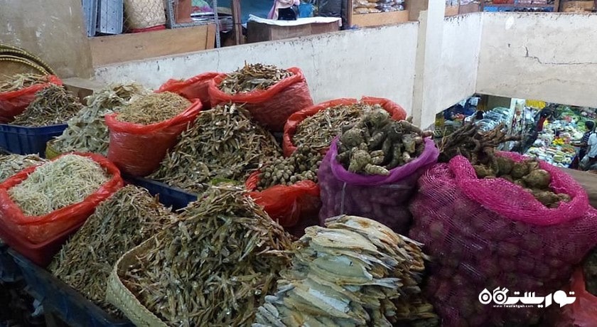 مرکز خرید بازار هنر کومباساری شهر اندونزی کشور بالی