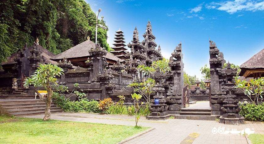 سرگرمی پیاده روی و گردش در اطراف کاندیداسا شهر اندونزی کشور بالی
