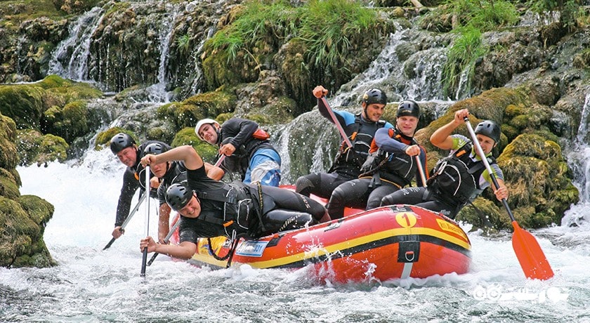 سرگرمی رفتینگ در بالی شهر اندونزی کشور بالی