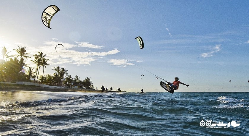 سرگرمی کایت سرفینگ در بالی شهر اندونزی کشور بالی