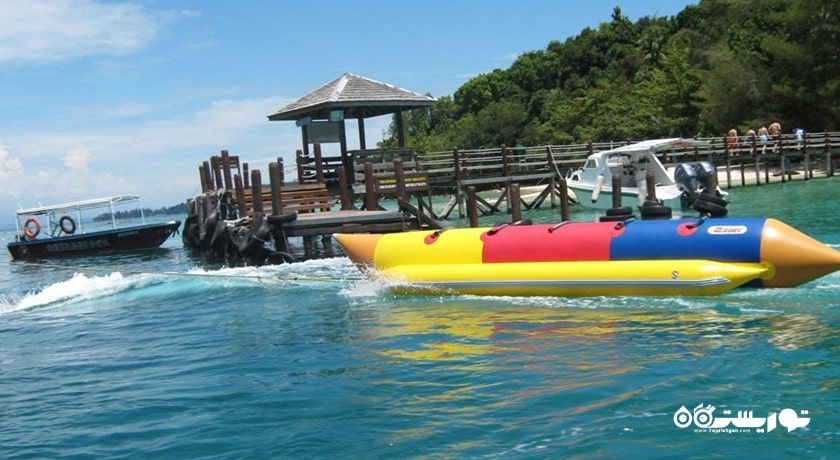 سرگرمی قایق موزی و دیگر قایق های کششی در بالی شهر اندونزی کشور بالی