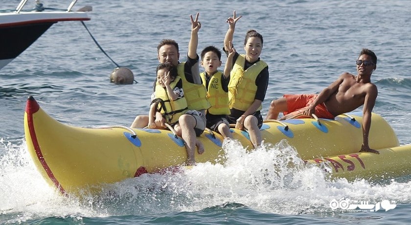 سرگرمی قایق موزی و دیگر قایق های کششی در بالی شهر اندونزی کشور بالی