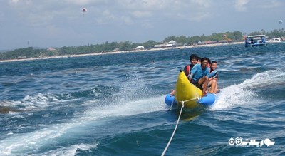 سرگرمی قایق موزی و دیگر قایق های کششی در بالی شهر اندونزی کشور بالی