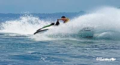 سرگرمی اسکی روی آب در بالی شهر اندونزی کشور بالی