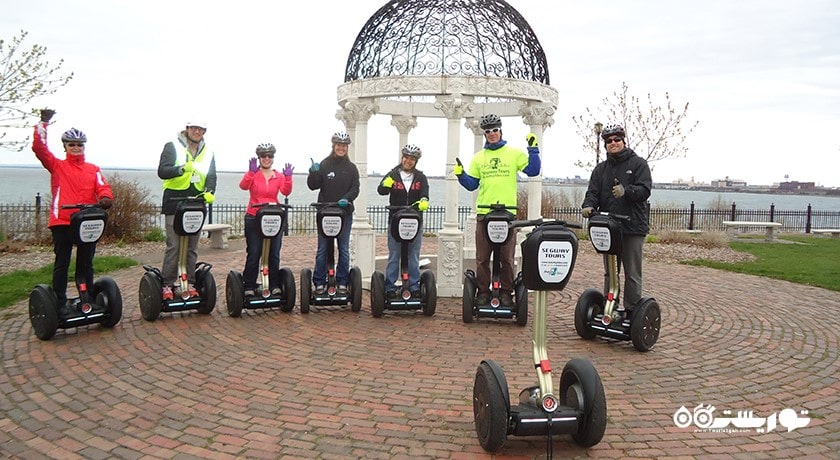 سرگرمی سواری با سگوی در نیکوزیای شمالی شهر قبرس شمالی کشور نیکوزیای شمالی