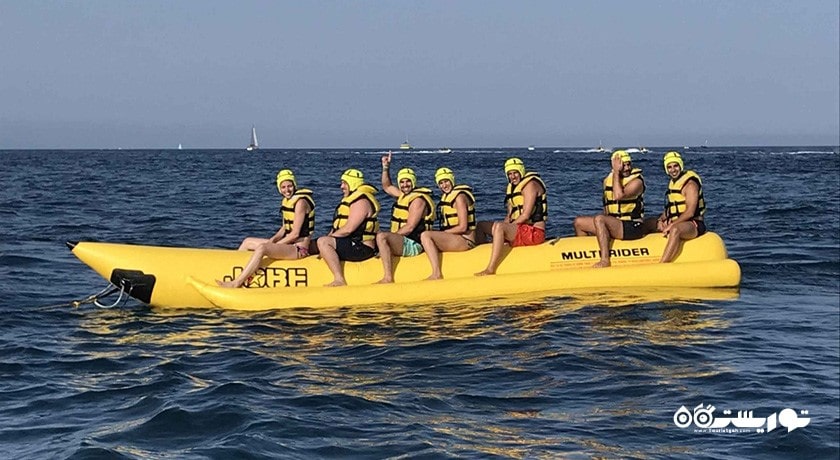 سرگرمی سواری با قایق های موزی در قبرس شمالی شهر قبرس شمالی کشور نیکوزیای شمالی