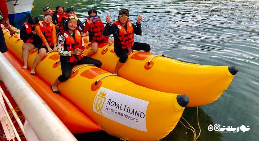 سرگرمی سواری با قایق های موزی در قبرس شمالی شهر قبرس شمالی کشور نیکوزیای شمالی