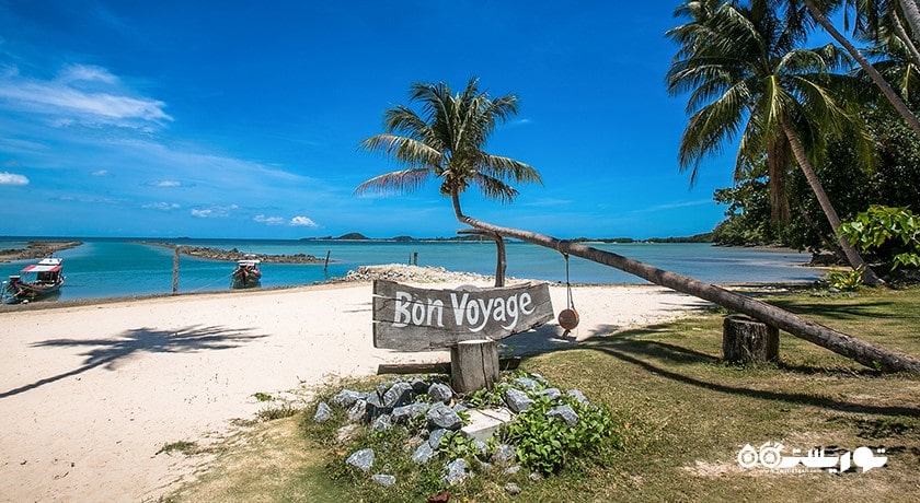 سرگرمی کایاک سواری در کو تائن  شهر تایلند کشور کو سامویی