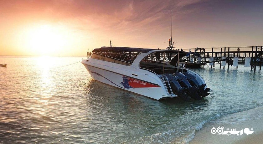 سرگرمی قایقرانی در کوسامویی شهر تایلند کشور کو سامویی