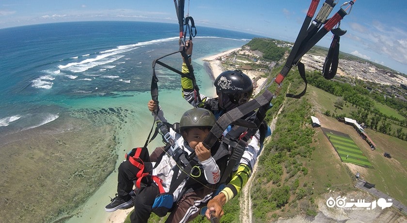 سرگرمی پاراگلایدر سواری در کوسامویی شهر تایلند کشور کو سامویی