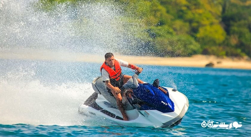 سرگرمی جت اسکی در کوسامویی شهر تایلند کشور کو سامویی
