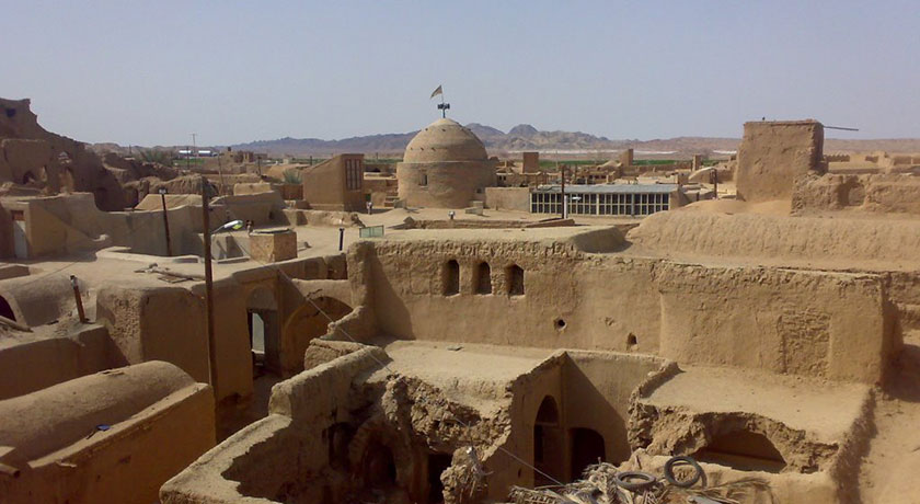  قلعه جندق شهرستان اصفهان استان خور  و بیابانک