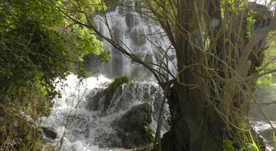  آبشار کوهمره سرخی (آبشار رمقان) شهرستان فارس استان کازرون