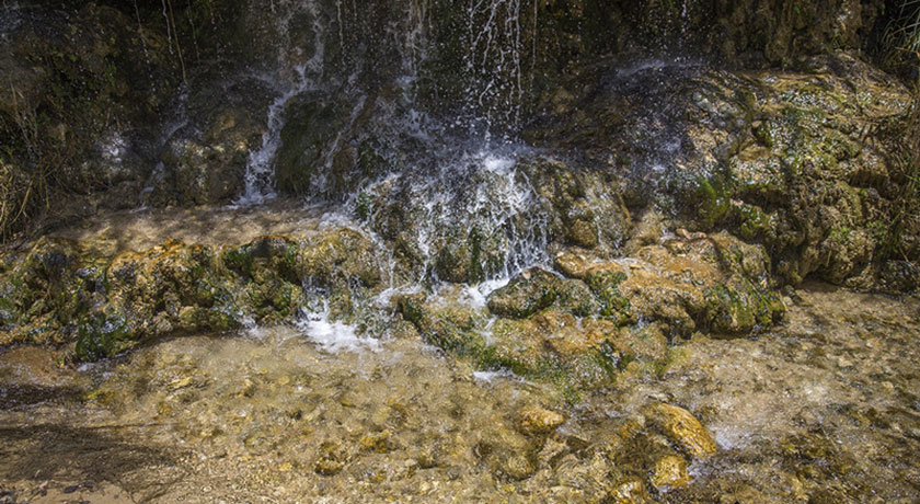  آبشار فدامی شهرستان فارس استان داراب
