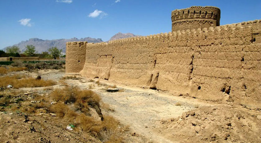 قلعه مهرپادین -  شهر یزد