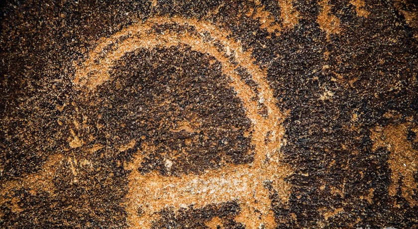  سنگ نگاره های کوه ارنان شهرستان یزد استان مهریز