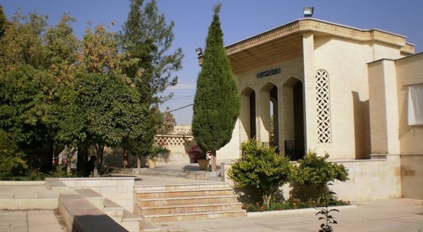  آرامگاه سیبویه شیراز شهرستان فارس استان شیراز