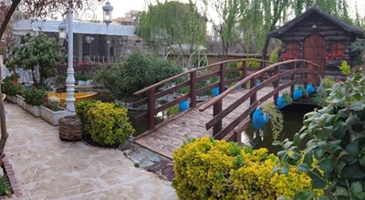رستوران کافه باغ برکه شهر شیراز 