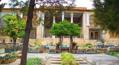  موزه سنگ هفت تنان (باغ موزه هفت تنان) شهرستان فارس استان شیراز