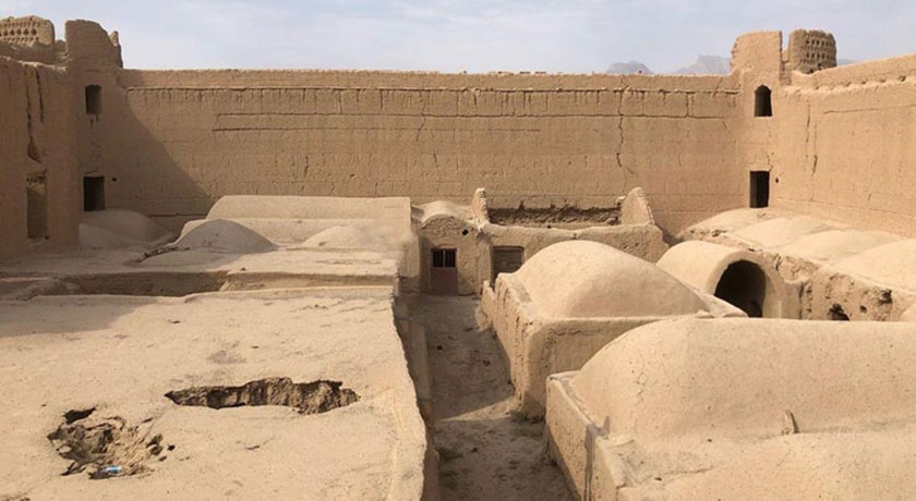  قلعه دهوک شهرستان یزد استان مهریز